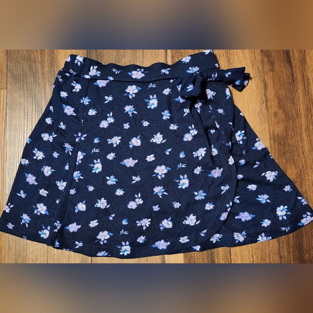 Speechless Kids Sz S (7/8) Navy Blue Wrap Skort w Floral Print